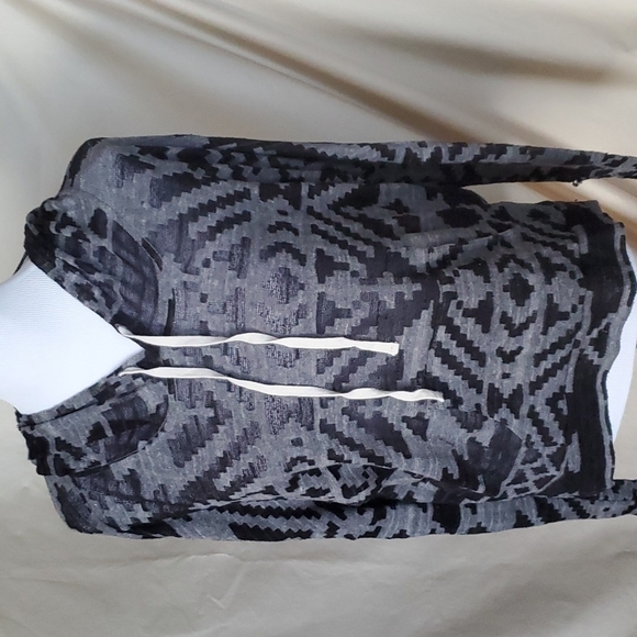 Hollister Aztec Hoodie SZ XS/SM - Picture 1 of 8